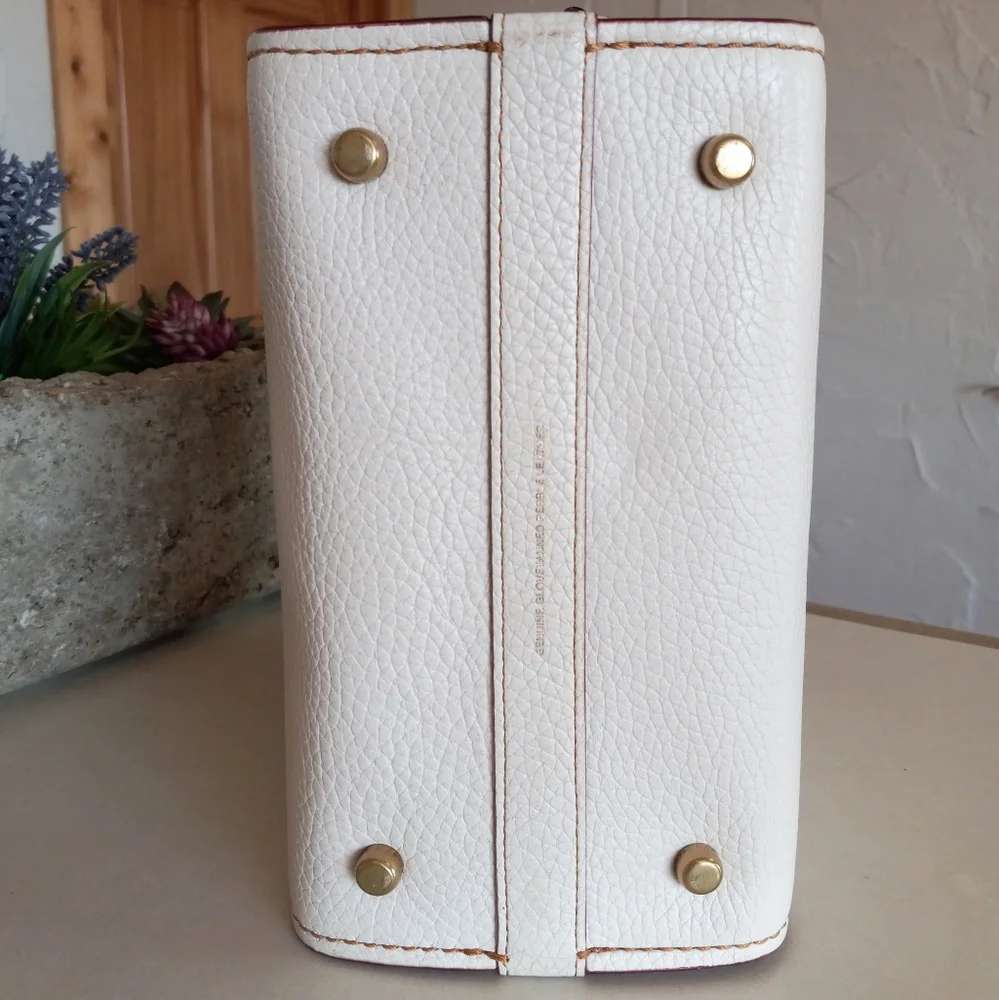 Cashin Carry Tote 22, Chalk Remake from the 1969 Bonnie Cashin design.